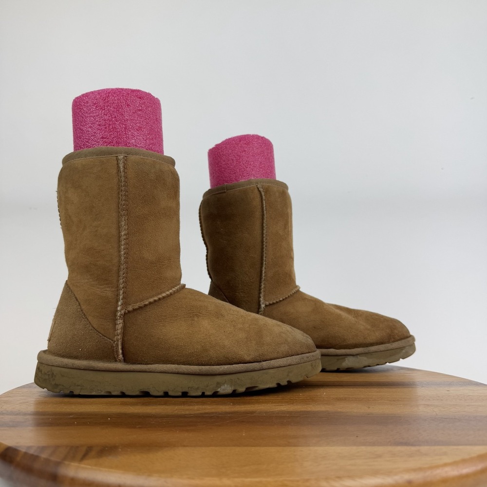 Womens Ugg Classic Short II Chestnut Shearling Lined Comfort Boots Size 6 M GUC